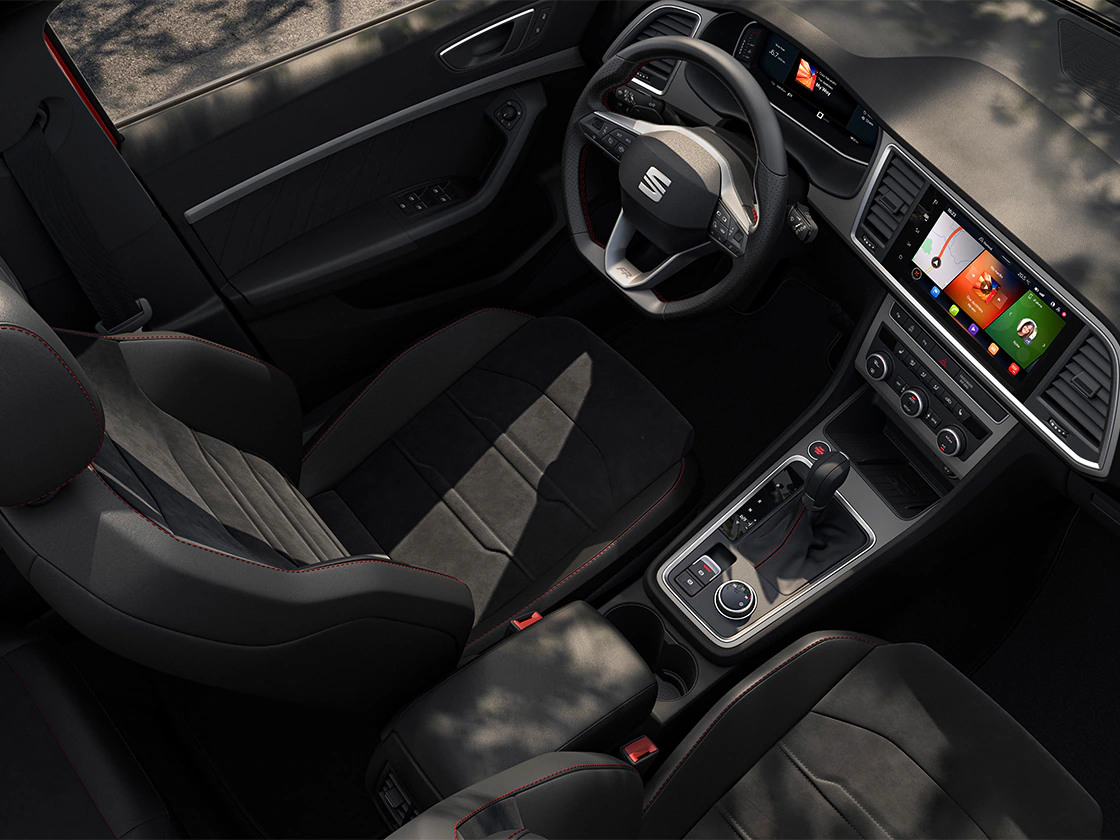 Son teknoloji 9,2" Navi System+ ile siyah iç tavan. Son teknoloji 9,2" Navi System+ ile siyah iç tavan.